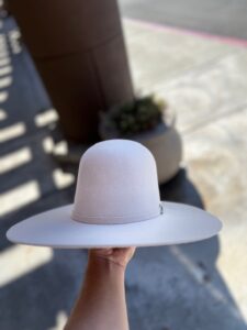 CUERNOS CHUECOS HATS OPEN CROWN SILVER BELLY