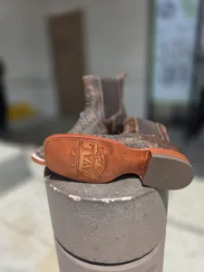 CAVAL 1010 BOTIN EXOTICO PYTHON COGNAC - Image 2